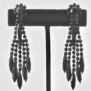 WEISS ALBERT WEISS EARRINGS BLACK JET JAPANED BACK NEW OLD STOCK